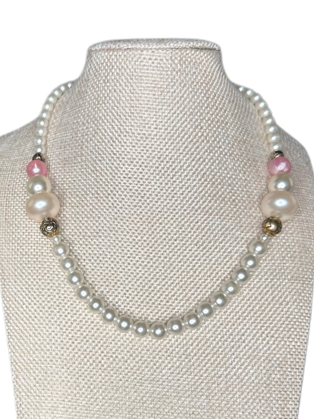 5/$25 😻 Vintage Faux Pearl Necklace with Pink Accents